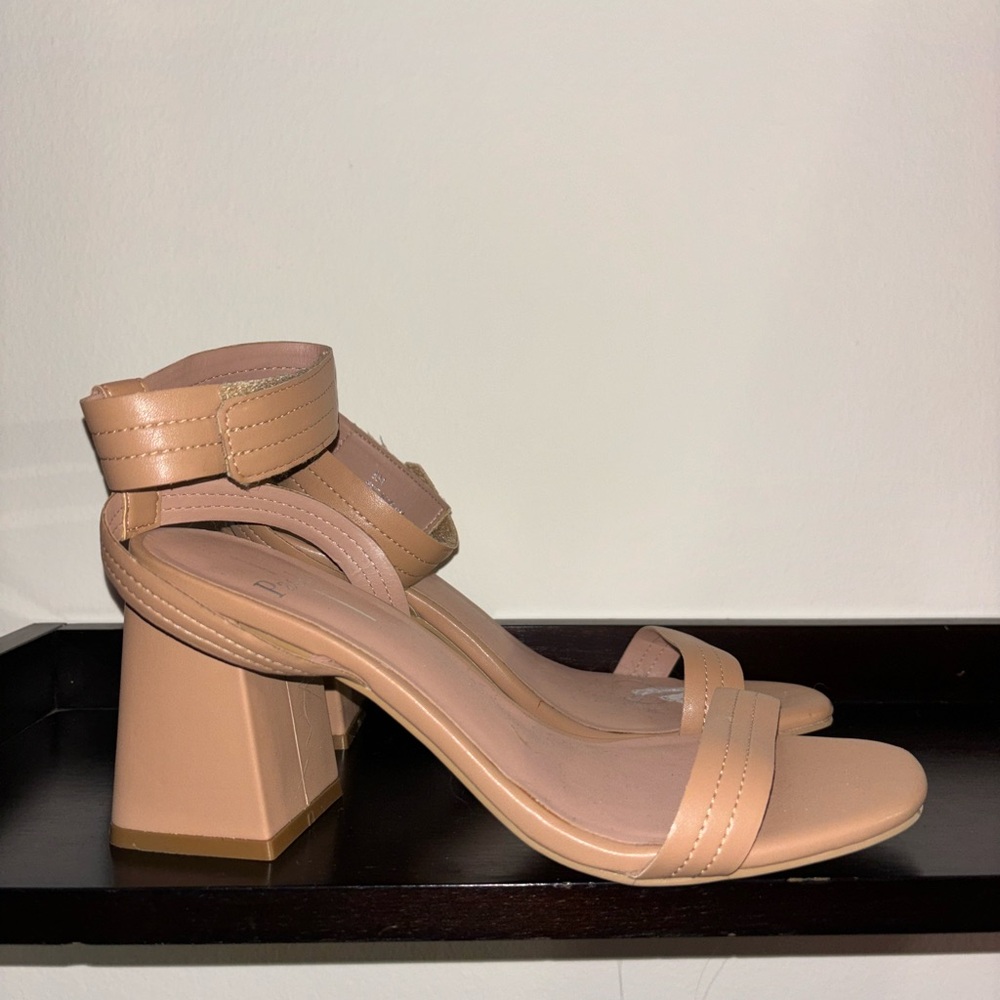 Women’s tan heel sandals